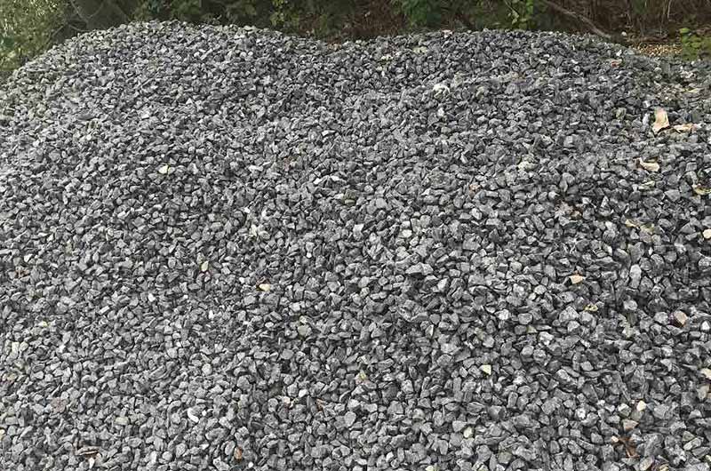 鋪路、修路用的瓜子石破碎機多少錢一套