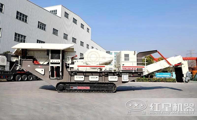 大型采石場用以柴油為動(dòng)力的履帶破碎機(jī)更高產(chǎn)、環(huán)保