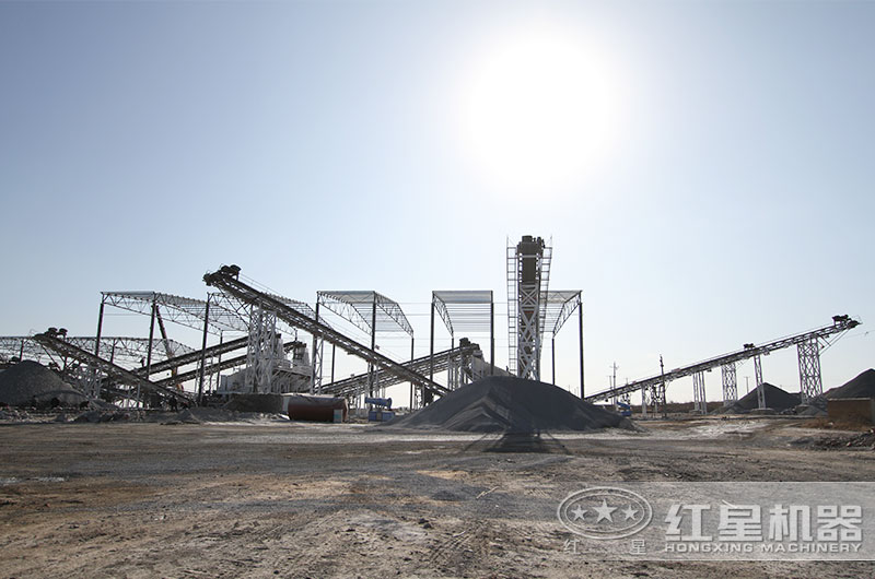 一套機(jī)制砂機(jī)器多少錢(qián)？有沒(méi)有現(xiàn)場(chǎng)工作視頻
