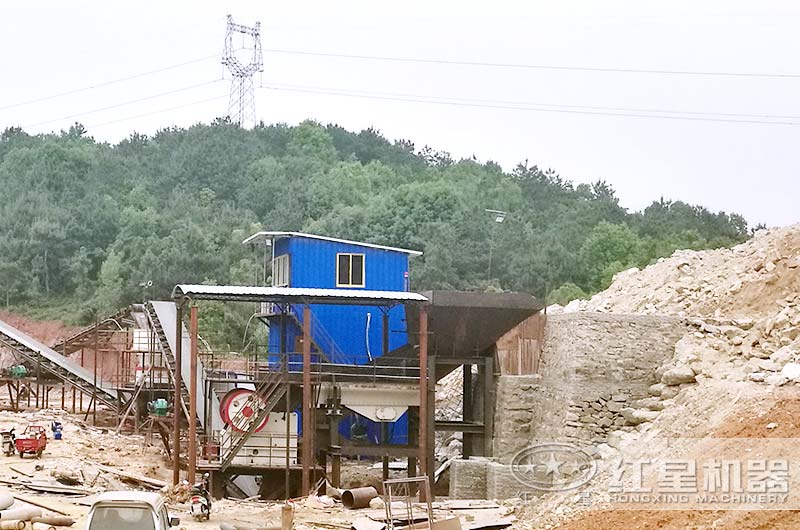 小型石頭破碎機(jī)成套多少錢(qián)？（內(nèi)附現(xiàn)場(chǎng)生產(chǎn)視頻）